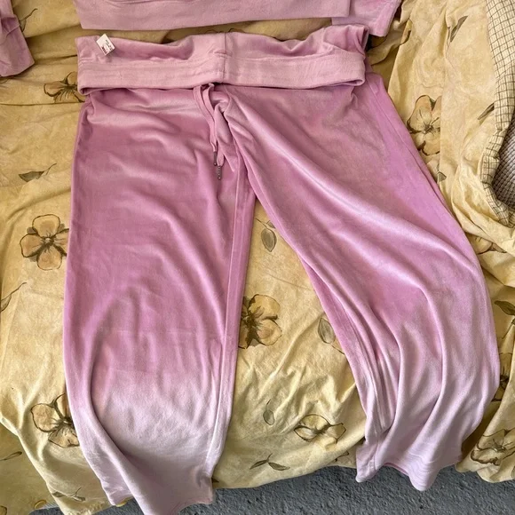 Juicy Couture Pink Velour Rhinestone Logo Tracksuit Set - Picture 4 of 4